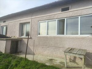 2-Bedroom house with big garden 20 min. driving to the sea