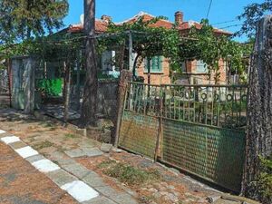 House fro sale near Burgas, habitable, with 1150m² plot