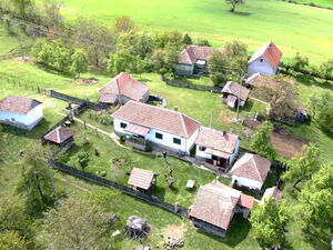 Family estate in the hamlet of Robaje-Mionica