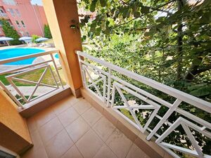 Price Reduced! Studio with Pool view, Sunny Day 6