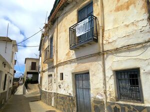 Large Townhouse in Alcutar