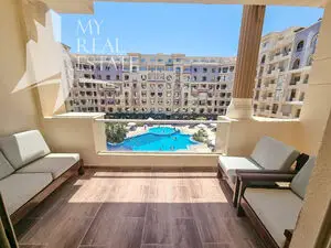 Spacious furnished studio with big terrace in Arabia