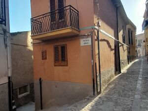 sh 817 town house, Caccamo, Sicily