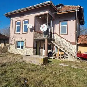 Lovely house in nice big village near Pleven city (IG)