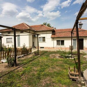 Lovely 2 bed, 2 bath house near Polski Trambesh