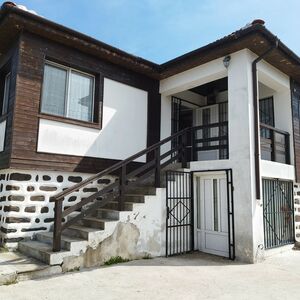 Two-storey renovated house for sale in the village of Razdel