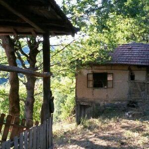 Property with 7836m² Land in picturesque mountain area, surr