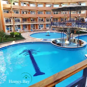 Oasis Resort : Luxury apartment with balcony over the pool