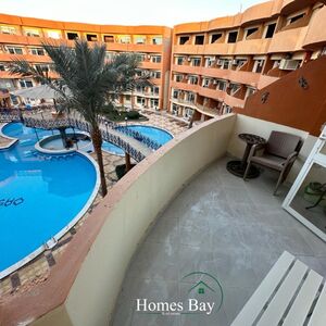 Oasis Resort: fully furnished home with stunning pool view!