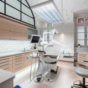 DENTAL OFFICE FOR RENT IN BUDAPEST