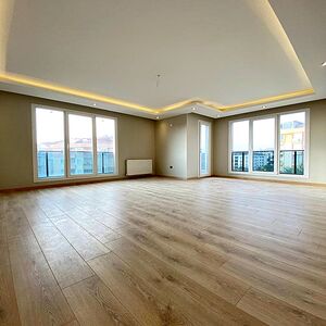 2 BEDROOM APARTMENT IN LUXURY CONDO WITH CITY VIEW